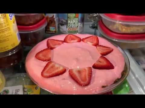 Low-Calorie Strawberry Cloud Pie Low-Calorie Strawberry Cloud Pie