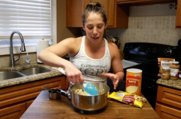 3-INGREDIENT BANANA OATMEAL BREAKFAST COOKIES: Healthy Snack Ideas