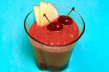 Cherry Apple Cranberry Chia Lemon Smoothie / Healthy Recipe