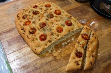 Simple and Easy Whole Wheat Focaccia Bread No Oil Recipe!