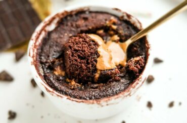 Keto Chocolate Peanut Butter Mug Cake | Low Carb Reese's Mug Cake Recipe