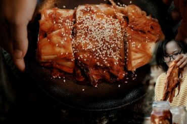 EP11 Making Kimchi at Home (Easy Recipe) + Kimchi Health Benefits (Collab w Chef Obang)