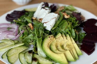 Healthy Roasted Beet Salad with Goat Cheese and Walnuts