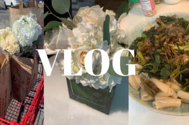 VLOG: Grocery Shopping, DIY Floral Arrangements, Healthy/ Vegan Dinner Recipe, & More!