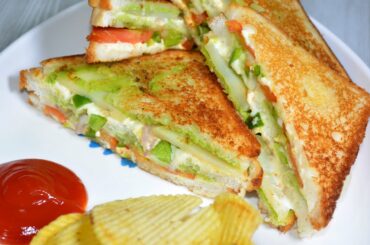 Veg sandwich recipe on tawa | Crispy cheese sandwich breakfast by smiley food | Indian street food