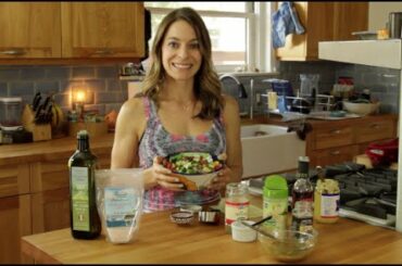 The BEST Healthy Salad Dressing Ever!