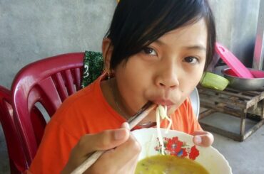 HEALTHY REAKFAST   Cambodian Healthy Traditional Noodles   Eating Healthy Food