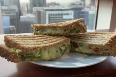 GUACAMOLE | LEARN HOW TO MAKE GUACAMOLE AND GUACAMOLE [avocado] SANDWICH! EASY, SIMPLE, & HEALTHY