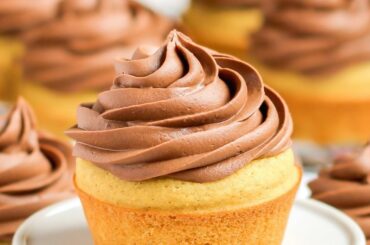 SECRET INGREDIENT 90-Calorie Chocolate Frosting (sugar free, low carb, vegan, only 7 ingredients!)