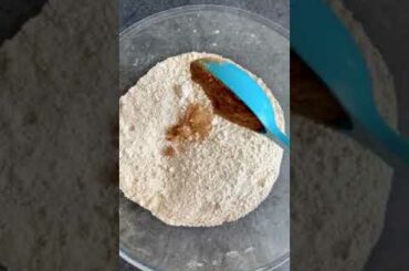 EASY VEGAN BANANA BREAD RECIPE- the best banana bread! Nutritional information & step by step recipe