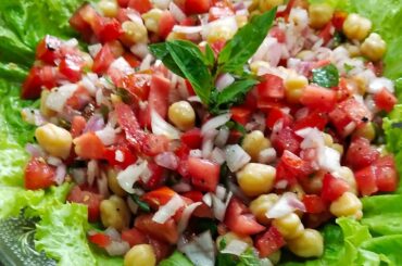 Chickpea&Tomato Healthy Salad//Diet Salad Recipe//Easy&Simple Salad//Berry Kitchen.