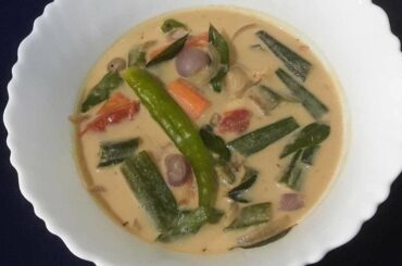 Okra Carrot Coconut Milk Stew / Dinner Recipes / Veg Recipes / Okra Recipes / Carrot Recipes #587