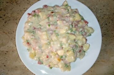 Russian salad Recipe/Healthy salad Recipe in Urdu Hindi Recipe