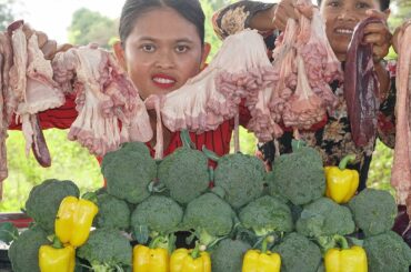 Cooking Healthy Food Using PIG INTESTINE & LIVER with Broccoli Recipe - Donation Food in Village