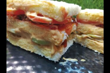 Easy & Tasty chicken Egg kulcha sandwich Recipe