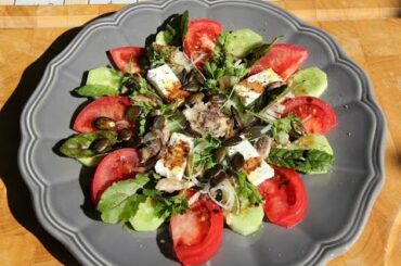 HEALTHY SUMMER SALAD WITH LEMON SARDINES AND FETA CHEESE.  HOW TO MAKE HEALTHY SALAD.