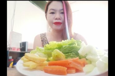 Healthy Salad. Lettuce, Carrots, Cucumber and Cheddar cheese.