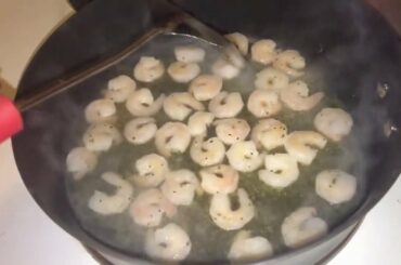 Amberlynn Reid Pretends to Eat Healthy Meals at home