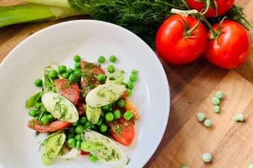 Quick garden pea salad/ Fresh and healthy salad/ Seasonal salad
