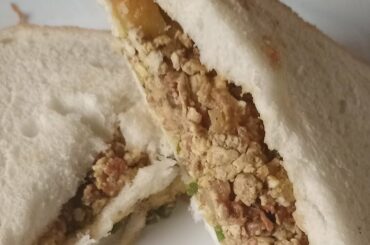 Scrambled egg sandwich, A low calorie and healthy breakfast recipe ( In a quick and easy way)