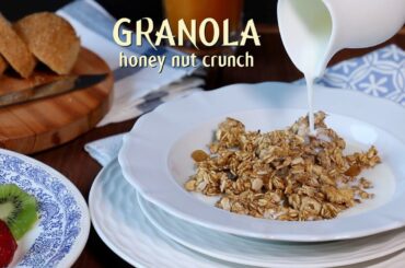 Healthy Homemade Granola Recipe | Easy Crunchy Granola