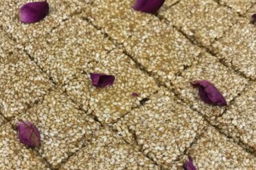 Till ki patti || Vasi Uttarayan Special || Healthy snack recipe