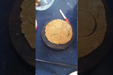 Roasted Puri#healthy snack#roasted mint puri# Shruti’s recipe