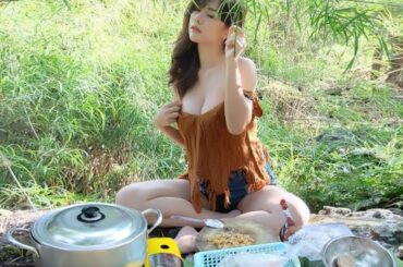 Tasty Food! Fry Pork With Luffa Gourds Cooked By Beautiful Singer-Healthy Food in My Village