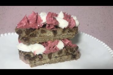 VEGAN HEALTHY LOW CALORIE: Strawberry Ice Cream Cookie Sandwich