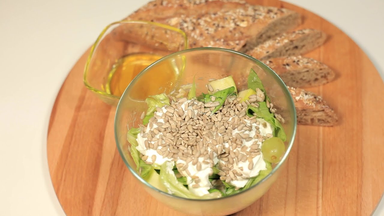 Healthy salad recipes.The tastiest salad in the world/Salata sanatoasa.Cea mai buna salata din lume. Healthy salad recipes.The tastiest salad in the world/Salata sanatoasa.Cea mai buna salata din lume.