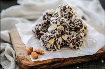 Healthy Snack Recipe:NO BAKE Chocolate & Peanut Butter Energy Bites by Everyday Gourmet with Blakely