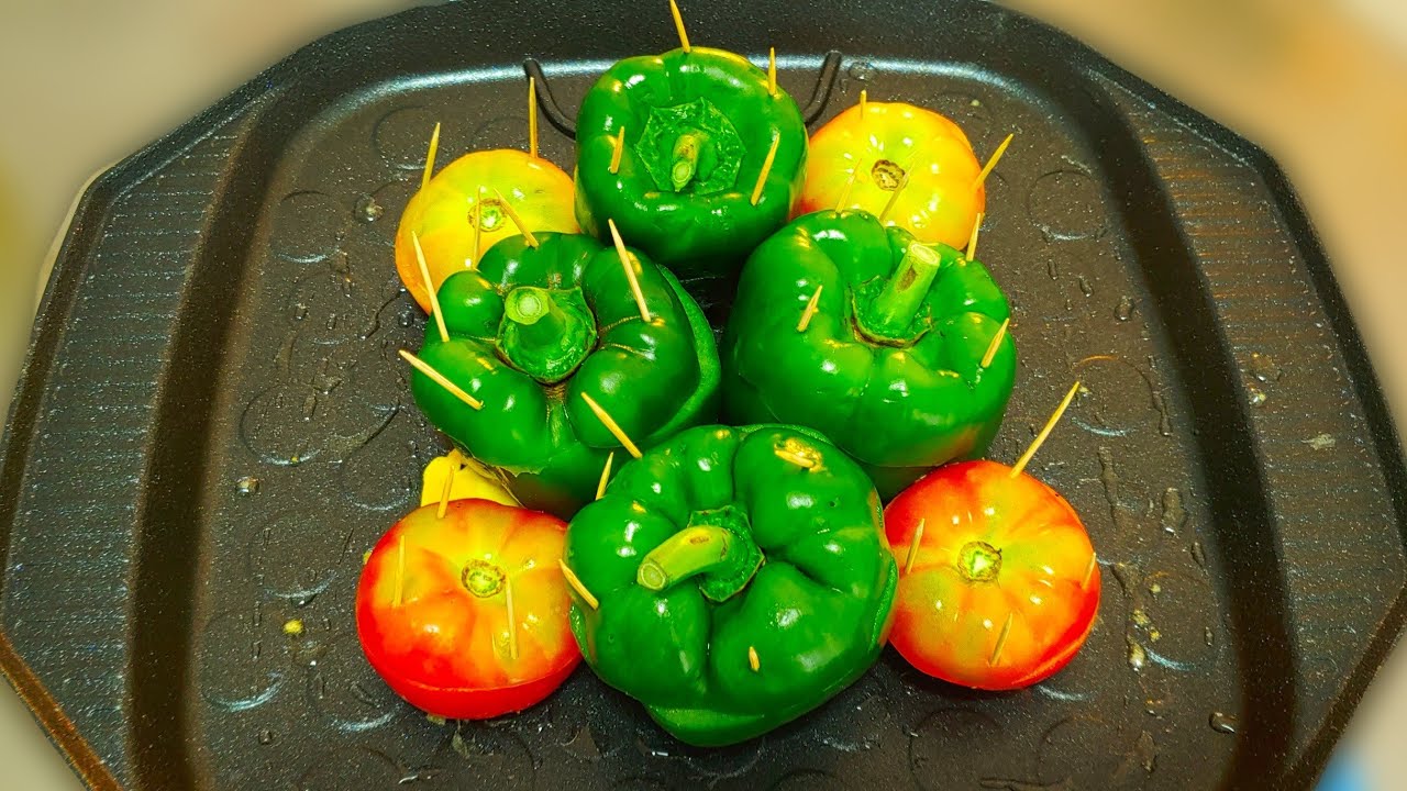 Healthy Food recipes – Baking green pepper and tomatoes with egg inside Healthy Food recipes - Baking green pepper and tomatoes with egg inside