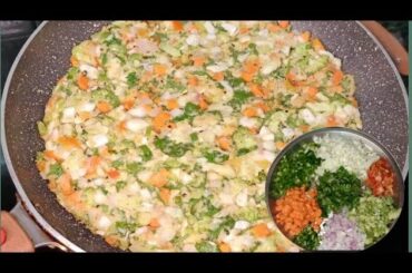 Crispy Oats Vegetable Dosa for Weightloss - Healthy Breakfast Recipe - Oats Vegetable Chilla