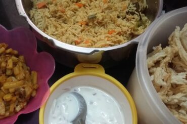 Lunch Box recipes in tamil/Mini meal/Veg Puloa, Potato Fry, Onion Raita, Rice Vadam/eng description