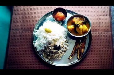 Enjoying my eating show!! My healthy and tasty lunch!!Today's my eating time!! Bengali lunch thali!!