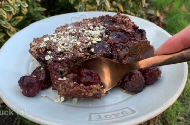 Black Forest baked oats recipe | Healthy | Easy | Low fat | 299kcal | Quick | Meal prep | Breakfast