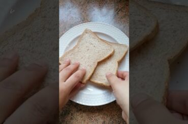 cheese and tomato sandwich/ breakfast sandwich/ yummy quick and easy sandwich