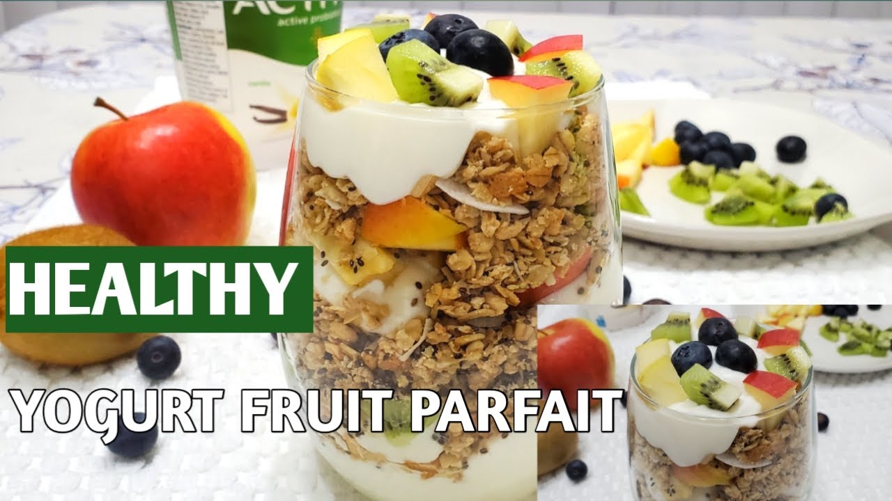 HEALTHY YOGURT PARFAIT / healthy BREAKFAST PARFAITS / GRANOLA and fruit PARFAIT HEALTHY YOGURT PARFAIT / healthy BREAKFAST PARFAITS / GRANOLA and fruit PARFAIT