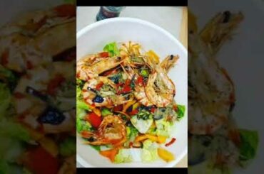 DELICIOUS King Prawn/Shrimp Salad #short #healthylunch