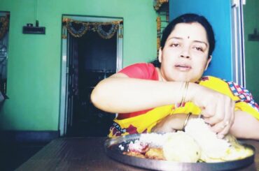 Enjoying my eating show!! My healthy and tasty lunch!! Today's my lunch time!! Bengali lunch thali!!