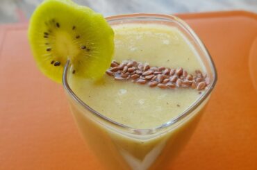 Kiwi & banana smoothie| MOHINI YADAV OFFICIAL | weightloss recipes| kids & toddlers recipes|