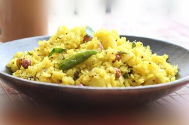 Mixed Sprouts Poha (Healthy Breakfast) | Sprouted Moong Dal Poha| Healthy Breakfast Recipes