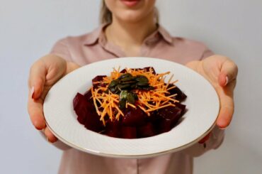 HEALTHY DINNER IDEAS: A Simple and Delicious Salad with Dressing to Fight Flu and Cold