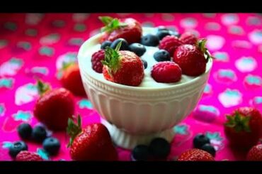 #yogurtwithraspberry#blueberry#yogurt makingprocess#breakfastrecipes.YOGURT SMOTHIE HEALTHY RECIPE