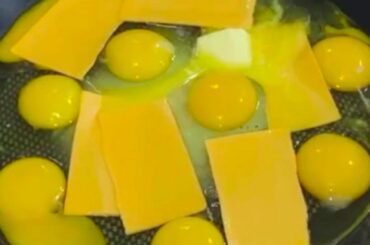 Cheesy egg || Egg & cheese bread || healthy breakfast recipe || 2 minutes breakfast