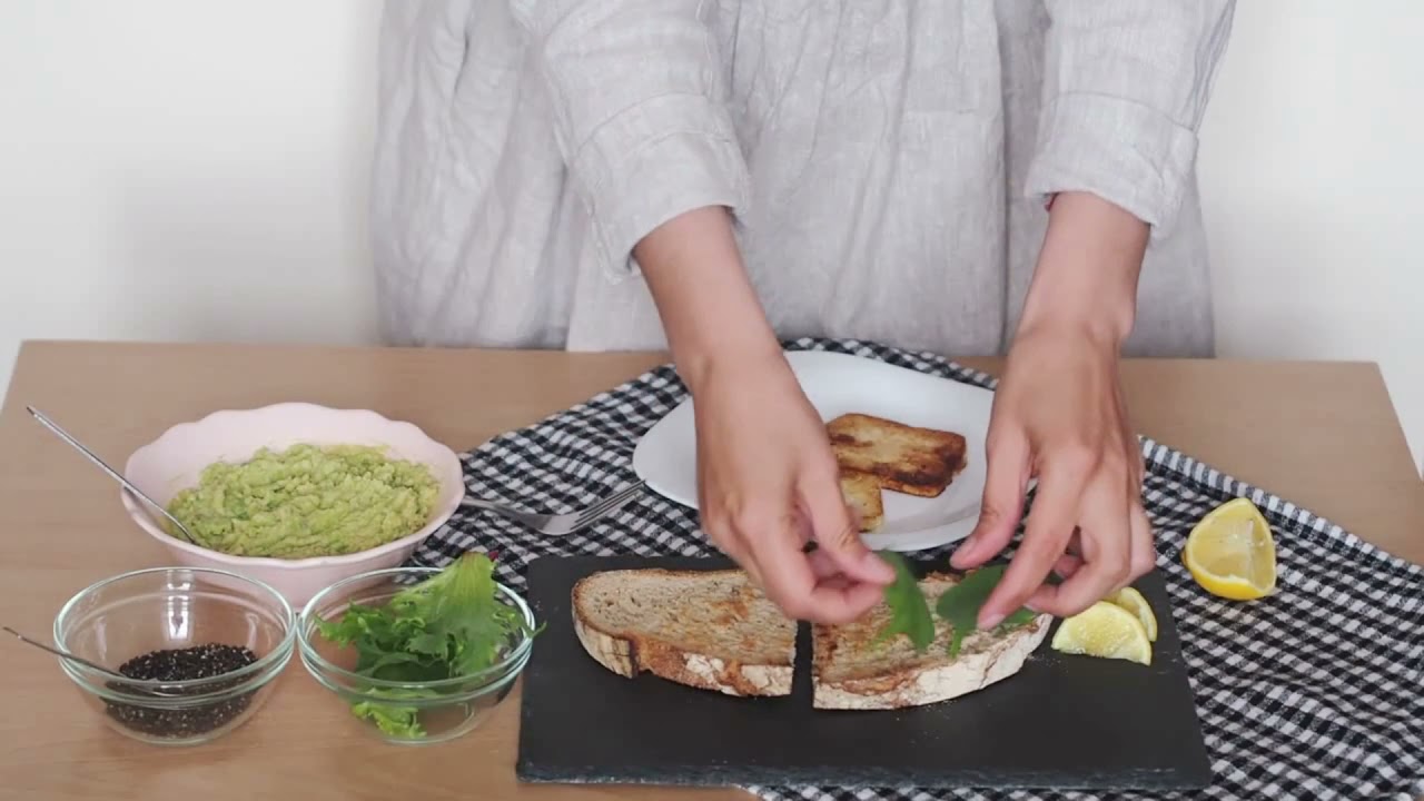 Preparing a healthy sandwich recipe in description. #vegsandwich Preparing a healthy sandwich recipe in description. #vegsandwich