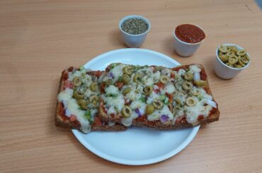 Brown bread pizza | Easy Bread pizza|Healthy  breakfast |Healthy  bread pizza