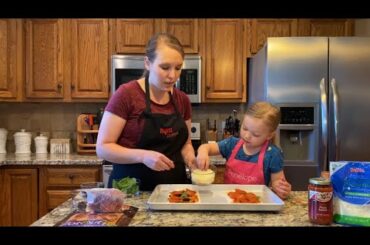 Quick & Easy Healthy Grilled Pizza How-To | Substitute Teacher, HSTV