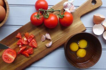 Simple tomato and egg recipe| healthy breakfast and low in calories recipe| Food Shelf