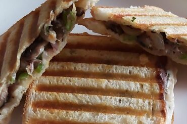 Capsicum mushroom grilled sandwich recipe/Healthy sandwich /how to make mushroom grilled sandwich